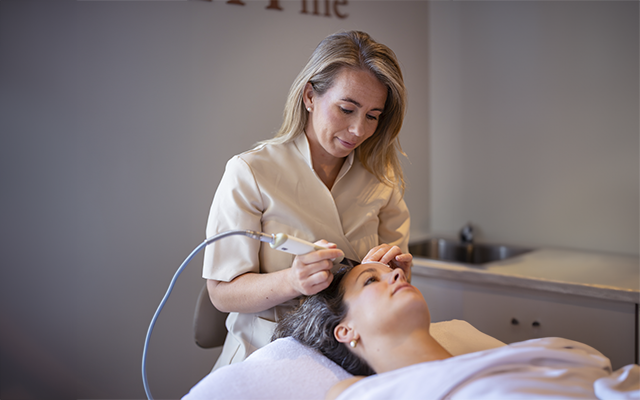 Ultrasone peeling behandelmethode